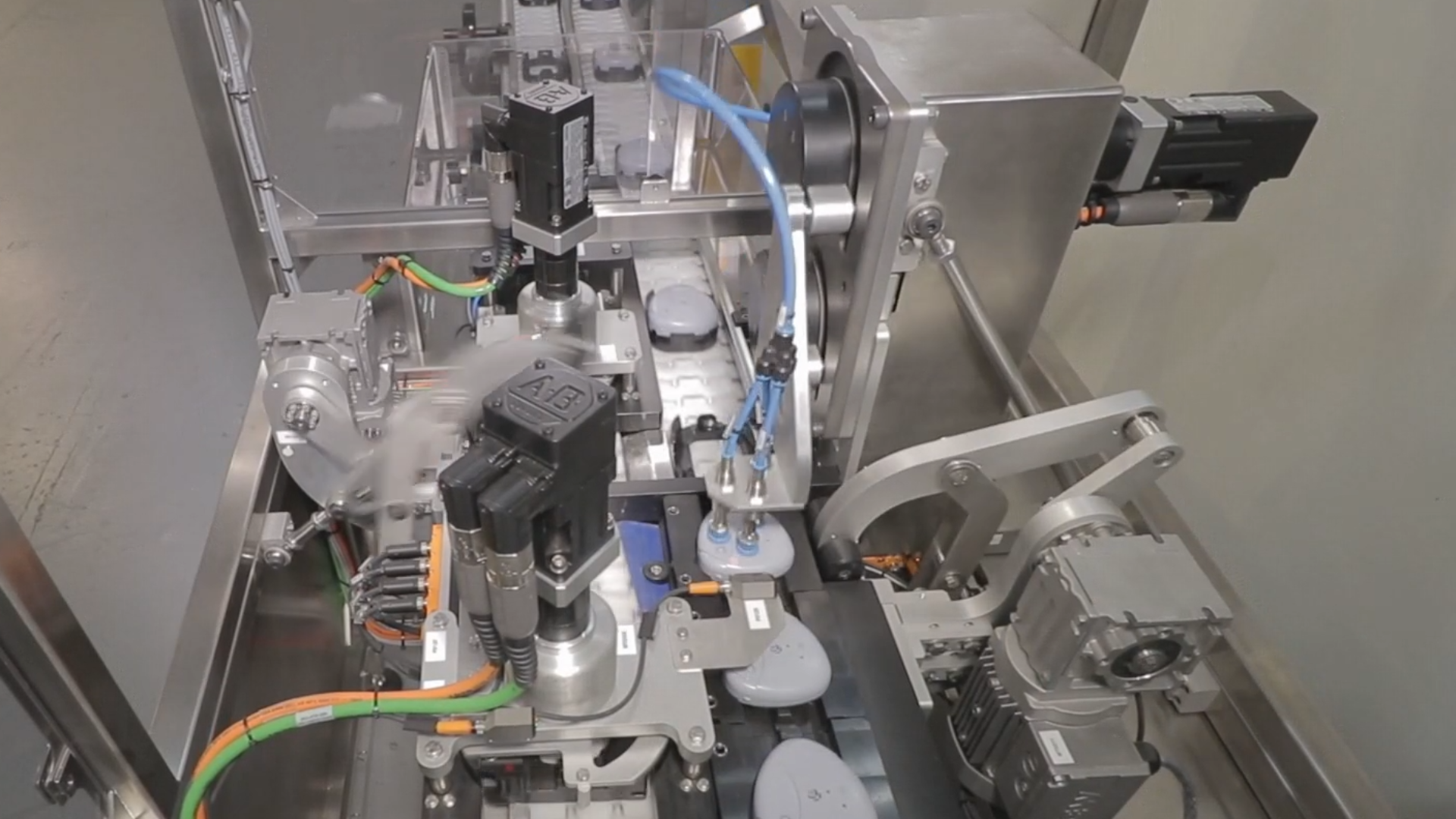Servo-Controlled Single-Axis Pick & Place System for medical devices
